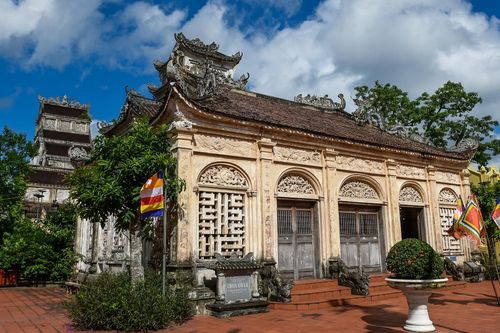 'Báu vật' nặng 9 tấn ở ngôi chùa nghìn năm vừa trở thành di tích quốc gia đặc biệt