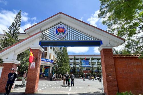 Diễn biến mới vụ tố suất ăn bán trú 'kém chất lượng' tại trường tiểu học ở Đà Lạt