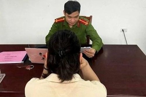 Người phụ nữ bị lừa tiền khi nhận được tin nhắn giả mạo con gái