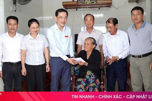 Hỗ trợ 205 triệu đồng cho người dân bị thiệt hại do bão ở Nghi Xuân
