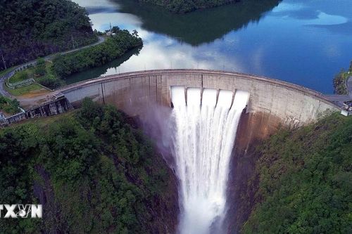 Tuyệt đẹp hình ảnh đập Thủy điện Nậm Chiến từ trên cao