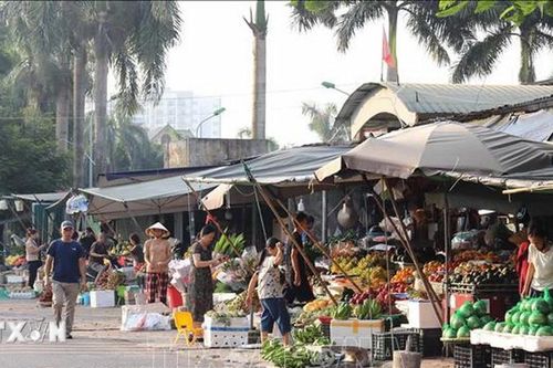 Hà Nội yêu cầu xử lý dứt điểm các chợ 'tạm', chợ 'cóc'