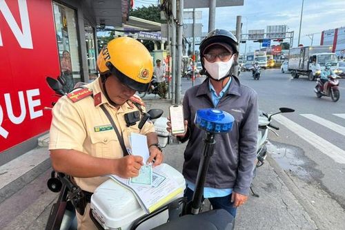 Tp.HCM: Được nộp phạt vi phạm giao thông bằng mã QR code trực tiếp trên đường