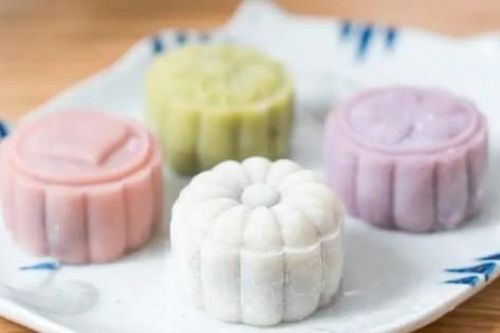 Bánh trung thu dẻo như mochi, mát lạnh lạ miệng khiến hội chị em mê mẩn
