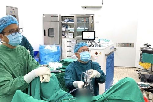 Chần chừ mổ tuyến tiền liệt, cụ ông phải đối mặt khối phì đại nặng gấp 20 lần thường lệ