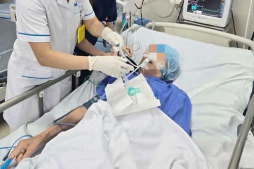 Cụ bà suýt mất mạng vì uống nhầm loại thuốc đặc biệt của cháu