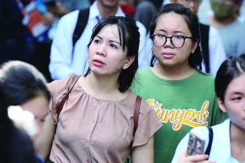 Mức học phí đại học mới khiến nhiều phụ huynh 'lo sốt vó'
