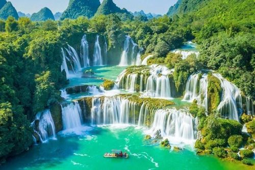 Những 'cái nhất' ngành du lịch đưa Việt Nam thành ngôi sao đang lên