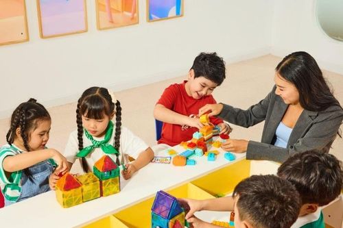 VUS đạt chứng nhận 'Đối tác tiên phong trong việc số hóa nội dung học'