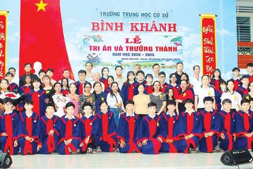 Ngôi trường dày thành tích