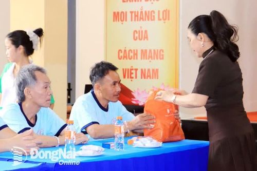Tập đoàn Kim Oanh lan tỏa yêu thương đến các cụ già neo đơn mùa Vu lan