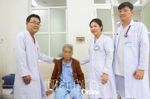 Bệnh viện Đa khoa Ninh Thuận cứu sống cụ bà 79 tuổi vỡ ruột thừa, rối loạn nhịp tim nặng