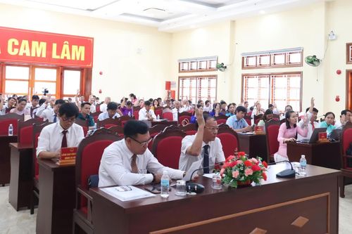 Kỳ họp chuyên đề HĐND xã Cam Lâm khóa I, nhiệm kỳ 2021 - 2026