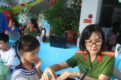 Không đăng ký thường trú, nhiều trẻ chưa có hộ khẩu