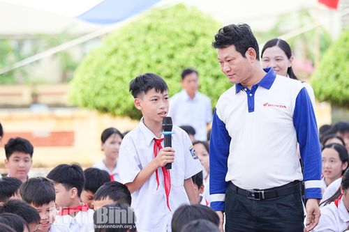 Nâng cao ý thức chấp hành pháp luật và an toàn giao thông cho giáo viên, học sinh