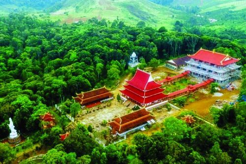 Chốn thiền trên đỉnh mây giăng