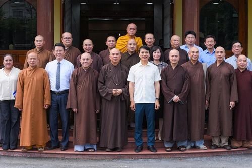 Ban Thường trực Ban Trị sự GHPGVN tỉnh Gia Lai thăm lãnh đạo Tỉnh ủy và các cơ quan