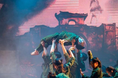 Showcase 2025: Gửi lửa - âm vang của khát vọng và hy sinh