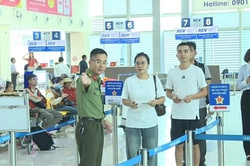 Sinh trắc học VNeID được ứng dụng hiệu quả tại Cảng hàng không Thọ Xuân