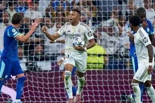 Real Madrid thắng ngược, Juventus giành 1 điểm ở phút bù giờ