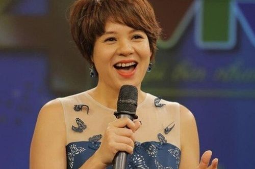 Hoa khôi đời đầu VTV từng 'gây bão' với nhan sắc 29 năm trước: Bị nhận xét cười 'nhơn nhơn', U50 sinh con chỉ nặng 1,6kg