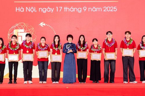 Hiệu trưởng Ngoại thương mong muốn tân sinh viên tập làm một việc khó mỗi ngày