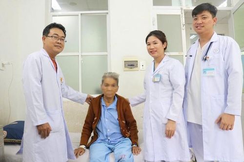 Cứu sống cụ bà vừa vỡ ruột thừa vừa rối loạn nhịp tim