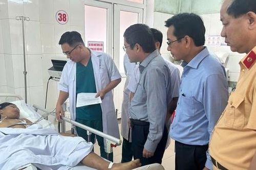 Tập trung tối đa cho công tác cứu chữa nạn nhân vụ xe tải lao vào chợ