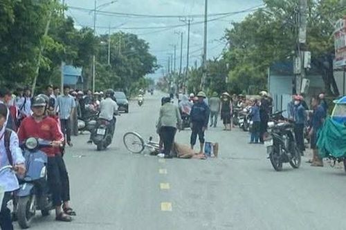 Trên đường đi học về, nam sinh lớp 6 bị ô tô tông tử vong