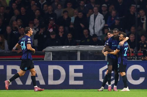 Inter Milan hạ gục Ajax nhờ 2 quả phạt góc