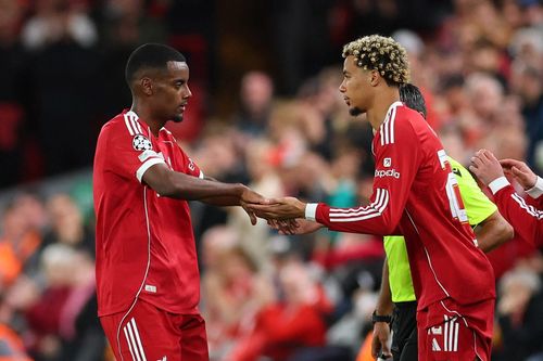 Tân binh đắt giá Liverpool bỏ lỡ khó tin