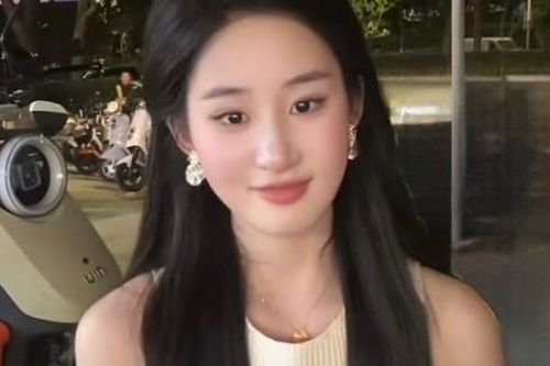 Cô gái gây sốt vì giống hệt Lưu Diệc Phi
