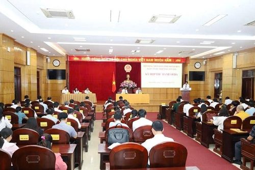 Trung ương cho nghỉ hưu trước tuổi 2 nguyên Phó Bí thư Tỉnh ủy Thanh Hóa
