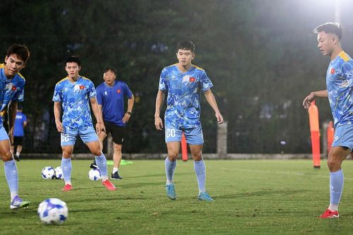 BXH FIFA mới nhất: ĐT Việt Nam tiếp tục tụt hạng, Tây Ban Nha vươn lên số 1