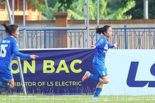 Huỳnh Như bị đàn em che mờ tại giải vô địch quốc gia
