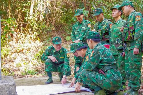 Kỳ 2: Những bước chân thầm lặng