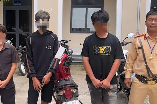 3 thiếu niên mang hung khí giải quyết mâu thuẫn