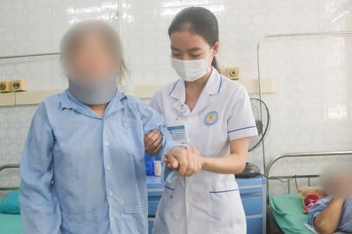 Phẫu thuật thành công u màng tủy sống vùng cổ hiếm gặp cho người phụ nữ