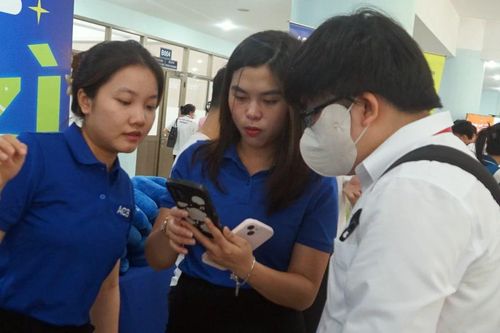 Nhiều 'ông lớn' tài chính - ngân hàng vào trường chiêu mộ sinh viên giỏi