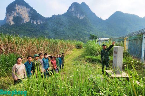 Đẩy mạnh phong trào 'Quần chúng tham gia tự quản đường biên, mốc quốc giới và an ninh trật tự khu vực biên giới'