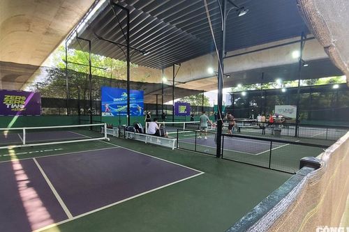 Cận cảnh loạt sân Pickleball hoạt động dưới gầm cầu Bắc Hưng Hải
