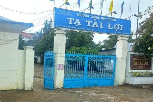 Trường cấp 2 ở Cà Mau bị tố thu sai tiền phụ đạo học sinh