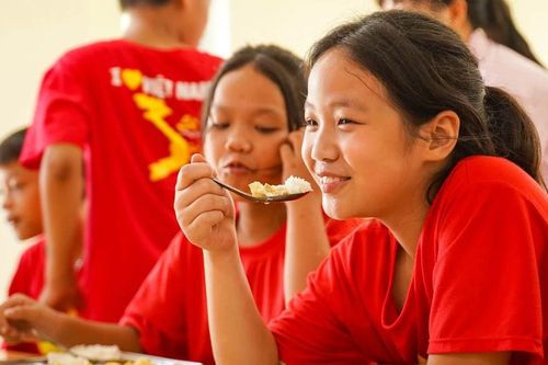 Sở GD&ĐT Hà Nội yêu cầu công khai thực đơn bữa ăn bán trú