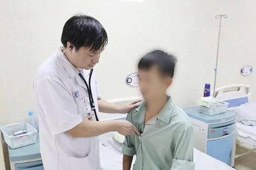 Căn bệnh lạ khiến người đàn ông trẻ đau bụng dữ dội, đặc biệt sau khi mất ngủ