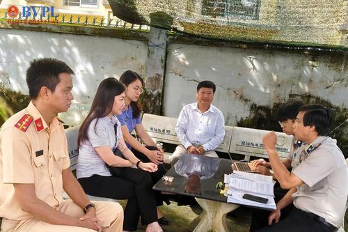 VKSND Khu vực 3 TP Cần Thơ kiểm sát cưỡng chế kê biên tài sản là xe ô tô