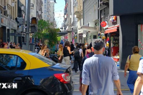Biểu tình tại Argentina phản đối chính sách 'thắt lưng buộc bụng' của chính phủ