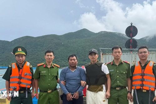 Đối tượng bị truy nã về tội 'Giết người' sa lưới khi đang trốn trên tàu cá