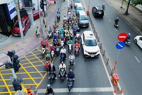 Tp.HCM tiếp tục mở rộng làn đường rẽ phải liên tục, giảm ùn tắc giao thông