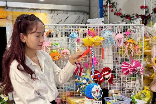 Độc đáo lồng đèn kẽm nhung tại Tây Ninh