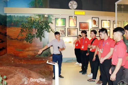 TIẾN TỚI ĐẠI HỘI ĐẠI BIỂU ĐẢNG BỘ TỈNH ĐỒNG NAI LẦN THỨ I, NHIỆM KỲ 2025-2030 VÀ ĐẠI HỘI XIV CỦA ĐẢNG Tuổi trẻ Đồng Nai lan tỏa giá trị lịch sử, văn hóa
